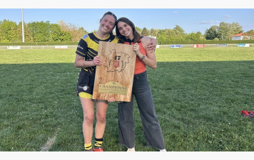 ELLE MARQUE 5 ESSAIS EN FINALE